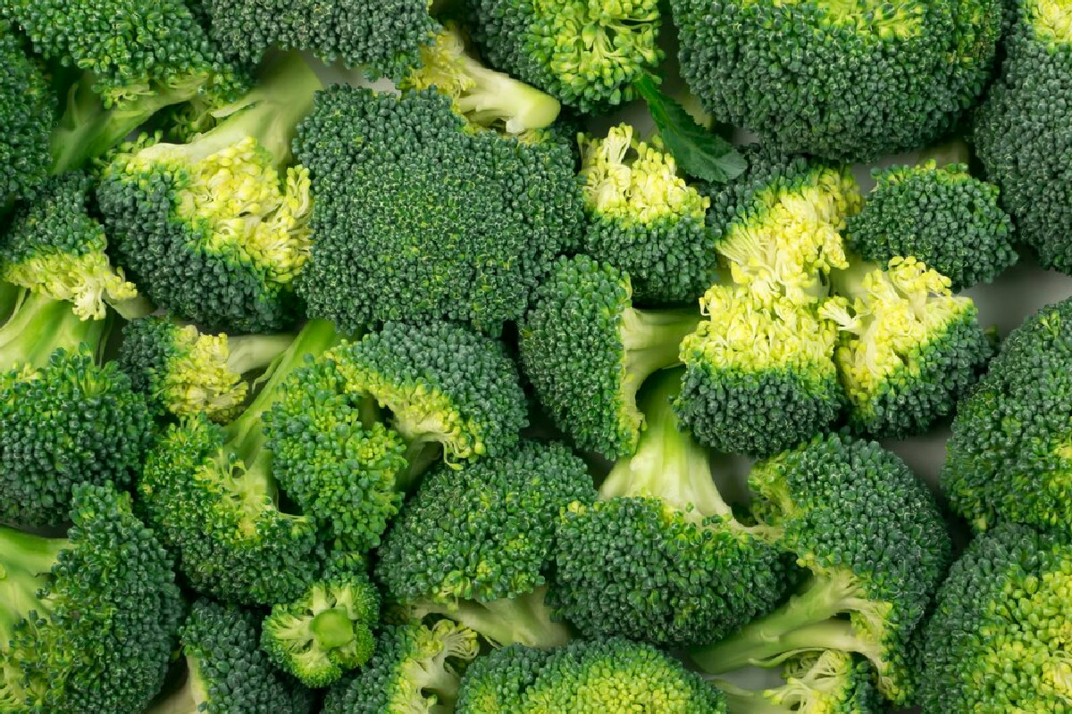 Broccoli profumati in cucina: il metodo della nonna che elimina gli odori meglio della cappa