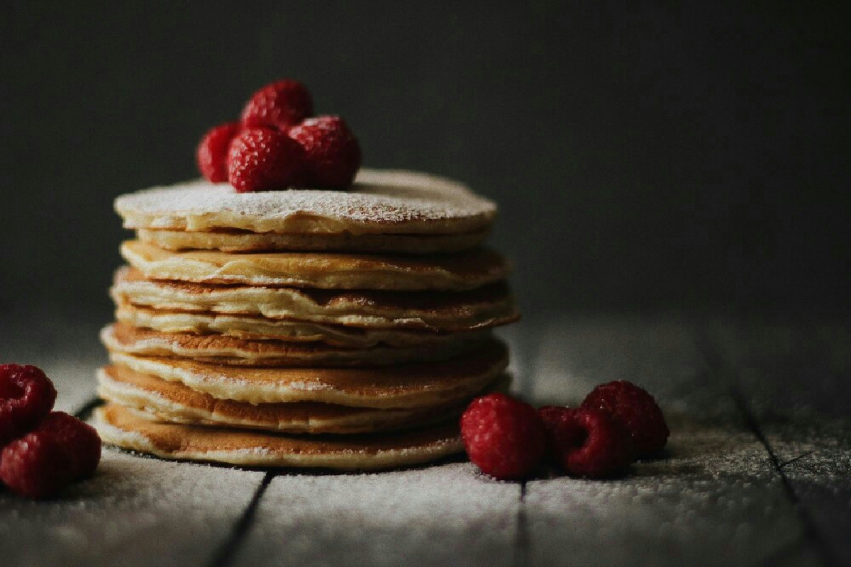 Colazione d’autunno, il risveglio profuma di pancakes: morbidezza e spezie che avvolgono