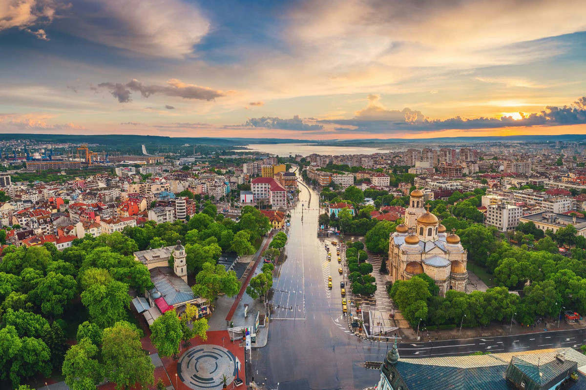 Sulla costa bulgara c’è una città vivace dove storia e mare si intrecciano in modo unico