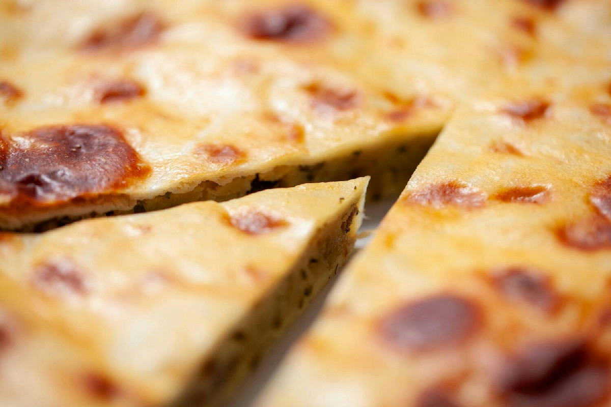 Torta salata con asparagi e speck, semplice e gustosa per ogni occasione speciale